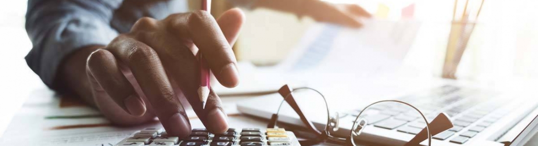 Maladie de la personne en charge des paies d’une PME